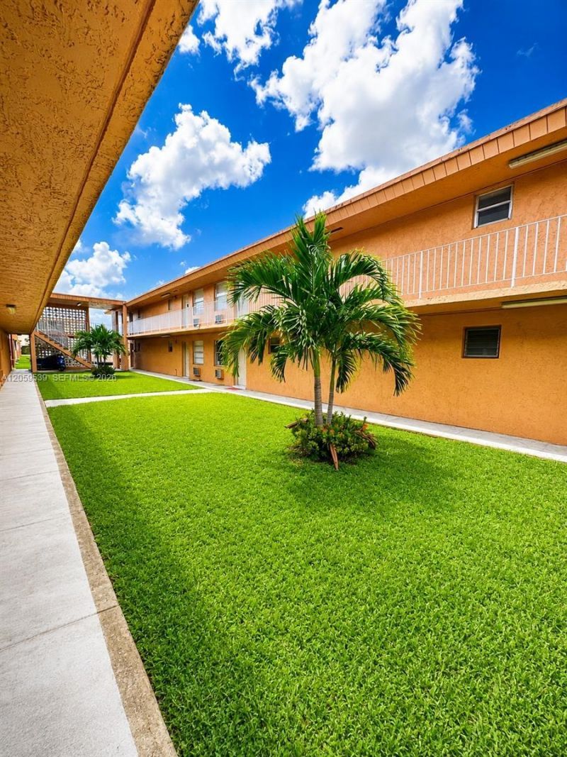 6850 W 14th Ct, Unit A24, Hialeah, FL 33014 Photo