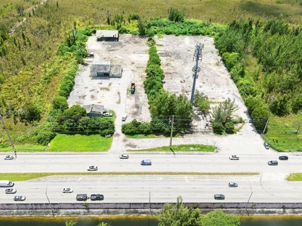 90 NW 137th Ave , Miami, FL 33182