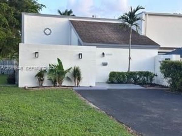 12300 SW 18 TE , Miami, FL 33175