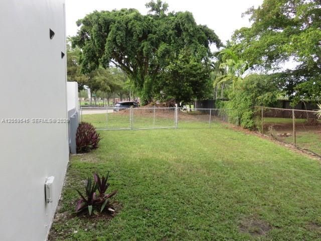 12300 SW 18 Te , Miami, FL 33175 Photo