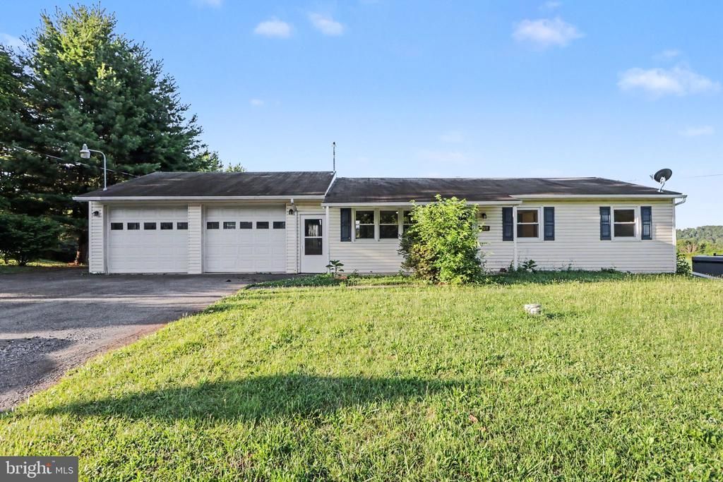 3012 SCHOOLHOUSE ROAD , MIDDLETOWN, PA 17057