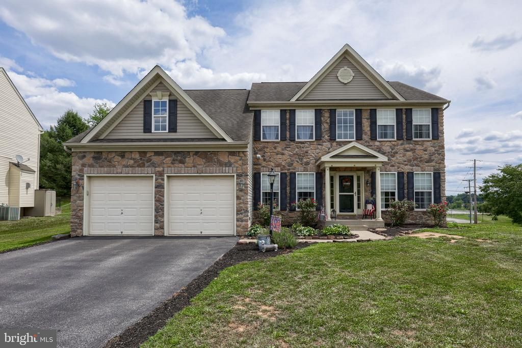 2780 QUAKER COURT, YORK, PA 17408