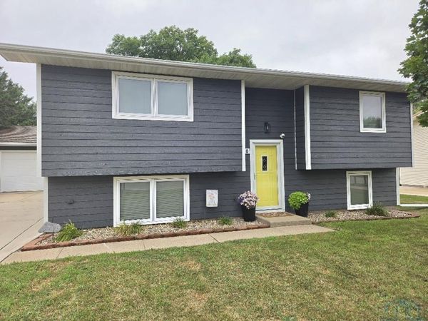 420 Jefferson St., Vermillion, SD 57069