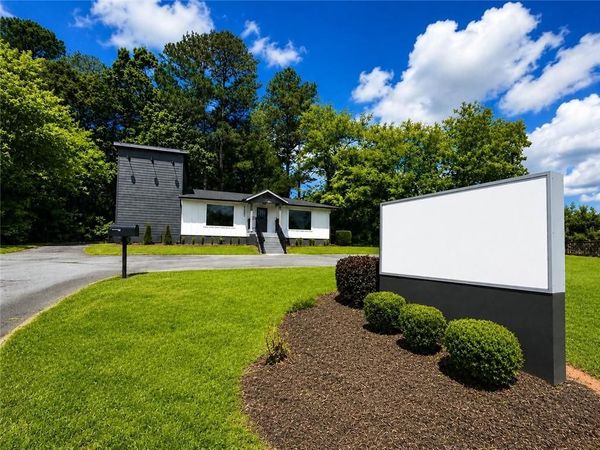 2653 Canton Road , Marietta, GA 30066