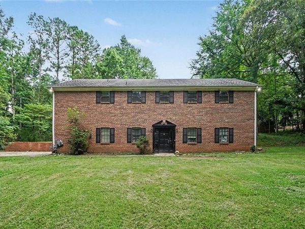 415 Grist Mill Drive E, Acworth, GA 30101