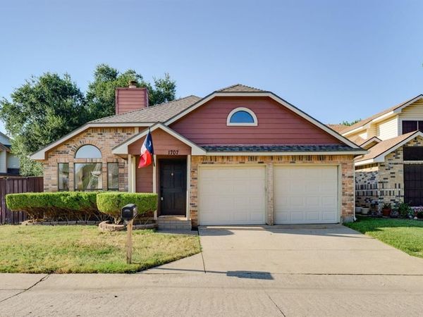 1707 Lakestone Court , Garland, TX 75044