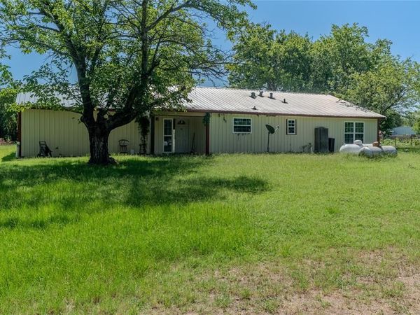 1611 County Road 4104 , Greenville, TX 75401