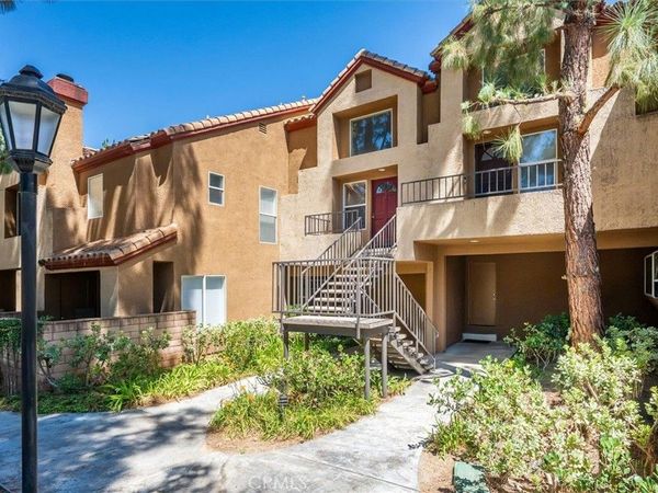 22729 Copper Hill Drive, Unit 11, Saugus, CA 91390