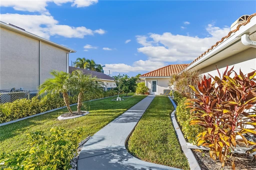 2318 SE 27th St, Cape Coral, FL 33904 Photo