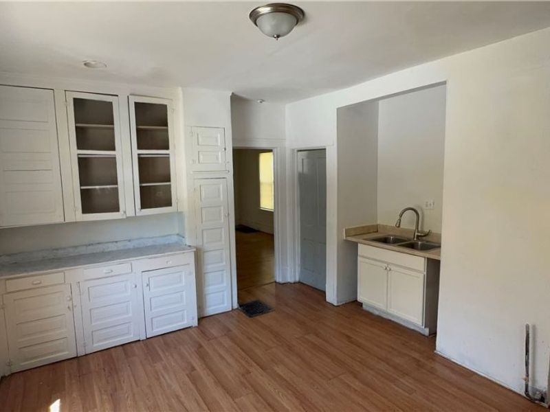 1065 E 77th Street, Cleveland, OH 44103 Photo 3