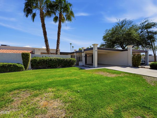 2905 W GLENDALE Avenue, Phoenix, AZ 85051