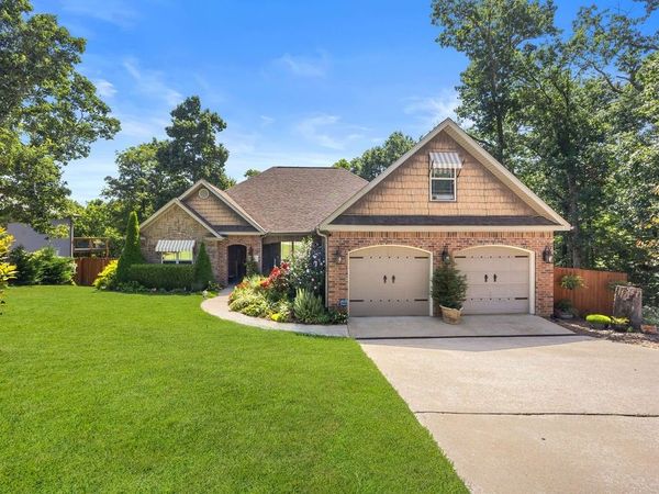 24 Granshire Drive , Bella Vista, AR 72714