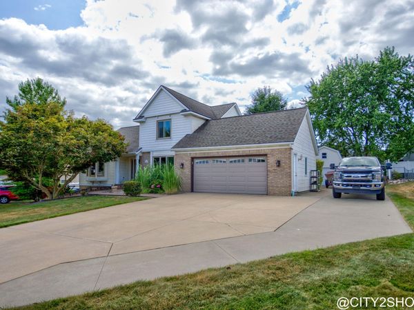 6719 Crown Point Drive, Hudsonville, MI 49426
