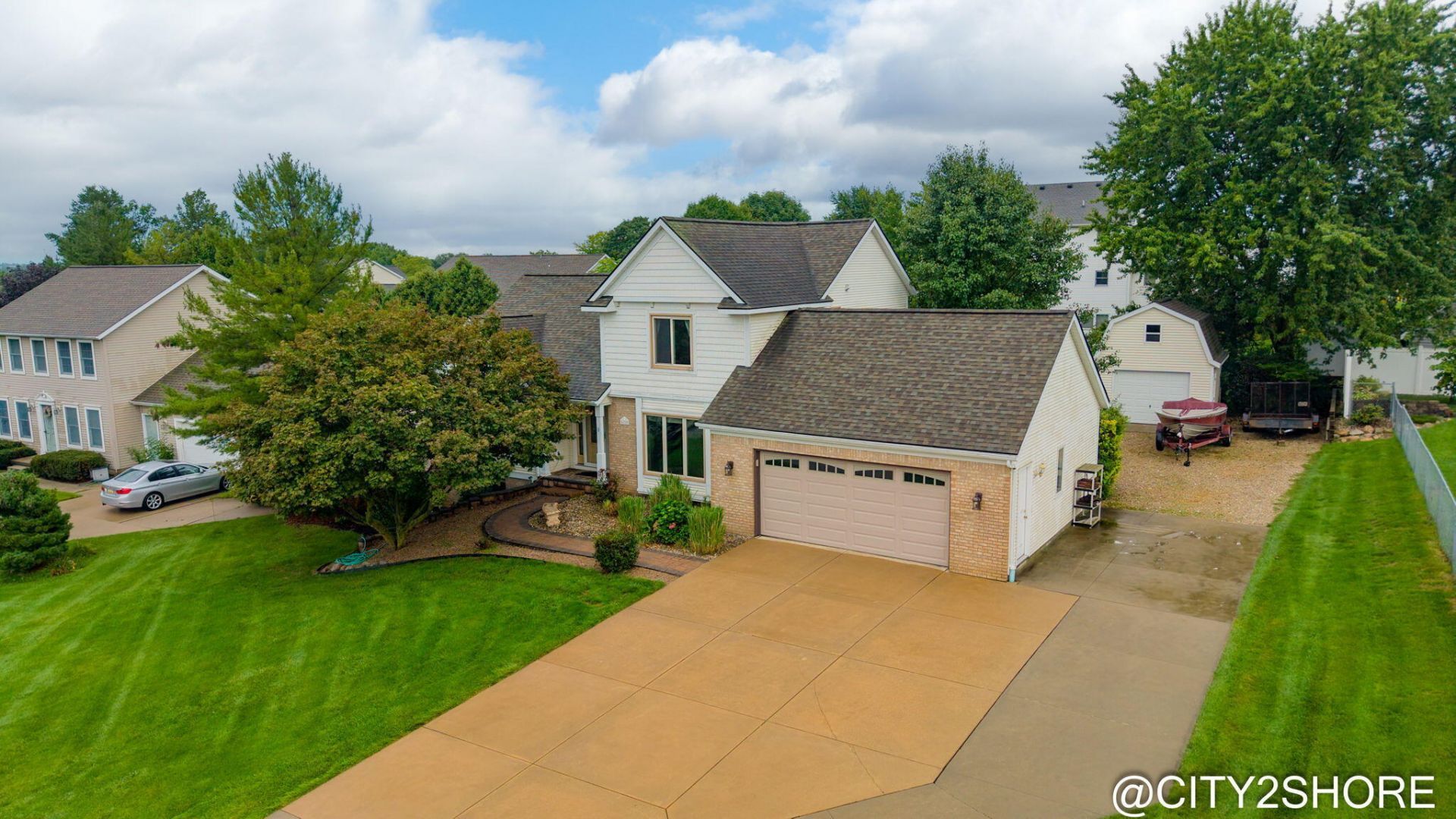 6719 Crown Point Drive, Hudsonville, MI 49426 Main Photo