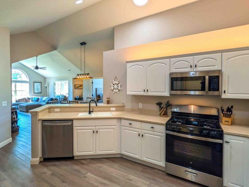 2680 N Canterbury Circle, Unit B, Port Clinton, OH 43452 Photo 16