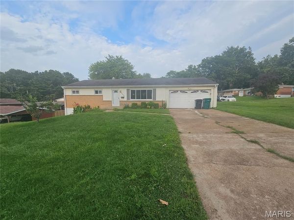 5500 Donbar Drive , St Louis, MO 63121