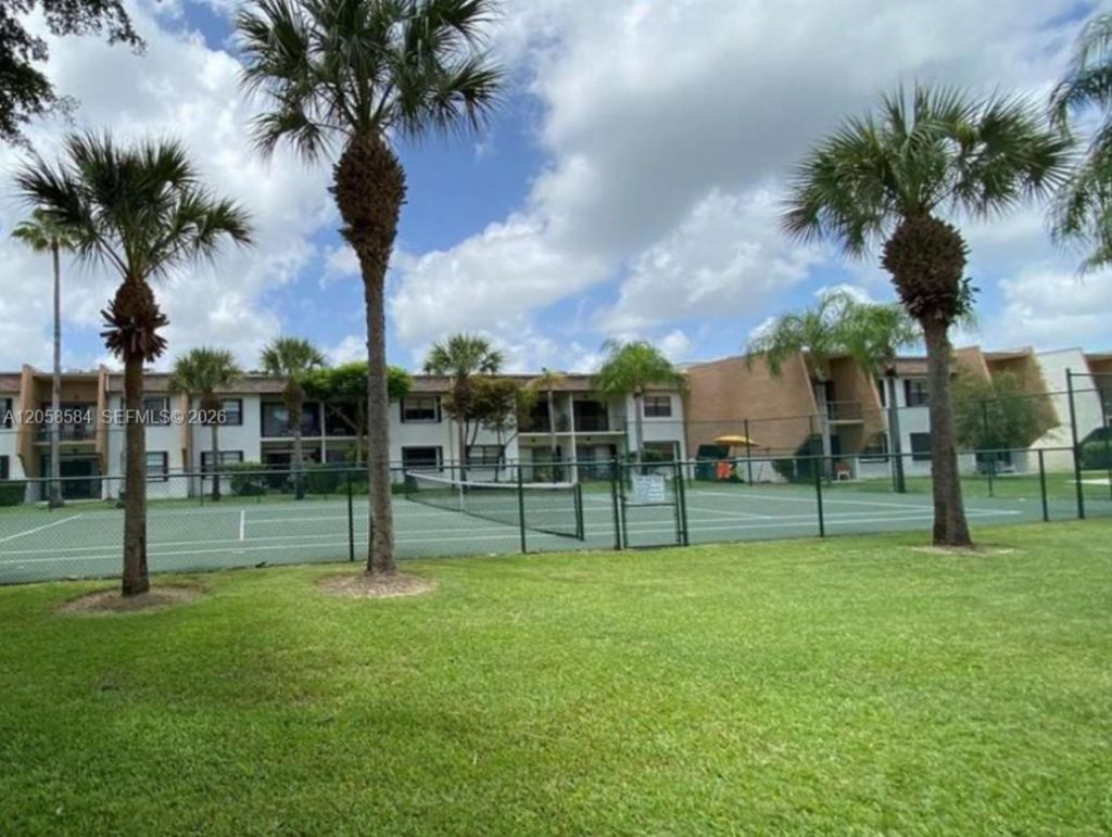 8261 SW 128 St , Unit 211, Pinecrest, FL 33156 Photo