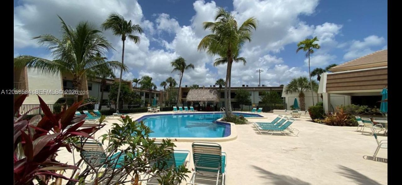 8261 SW 128 St , Unit 211, Pinecrest, FL 33156 Photo