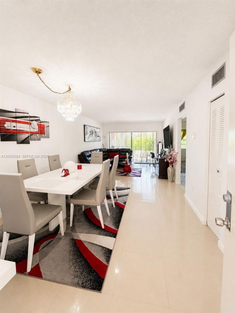 8261 SW 128 St , Unit 211, Pinecrest, FL 33156 Photo