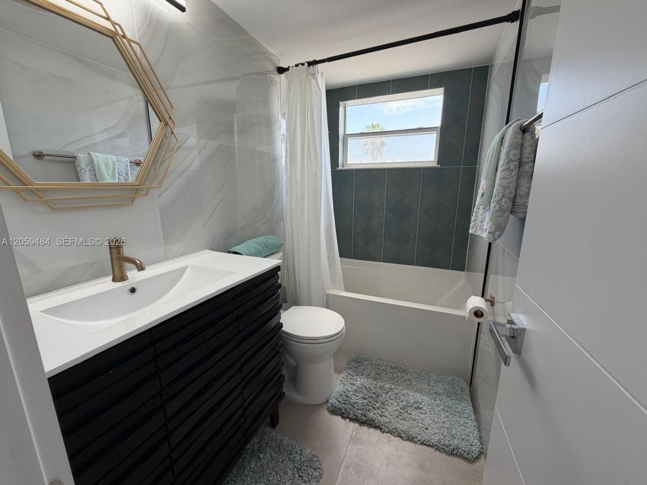 1235 Pennsylvania Ave, Unit 4E, Miami Beach, FL 33139 Photo
