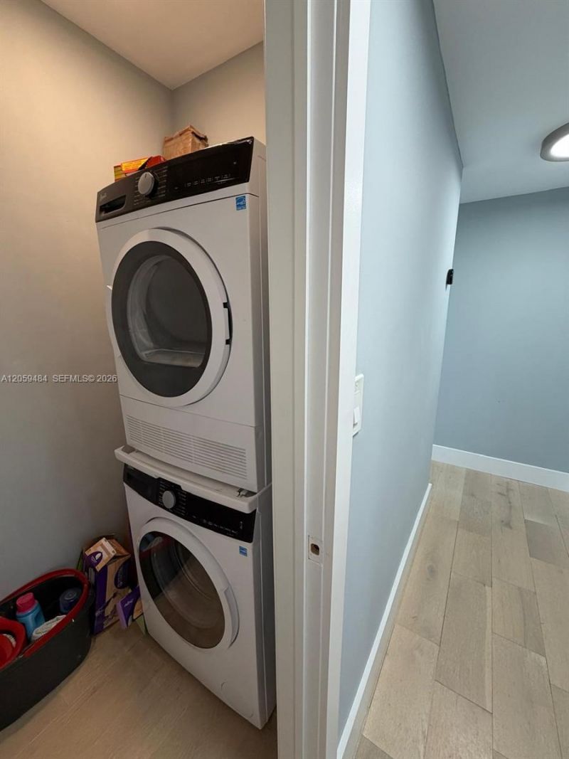 1235 Pennsylvania Ave, Unit 4E, Miami Beach, FL 33139 Photo