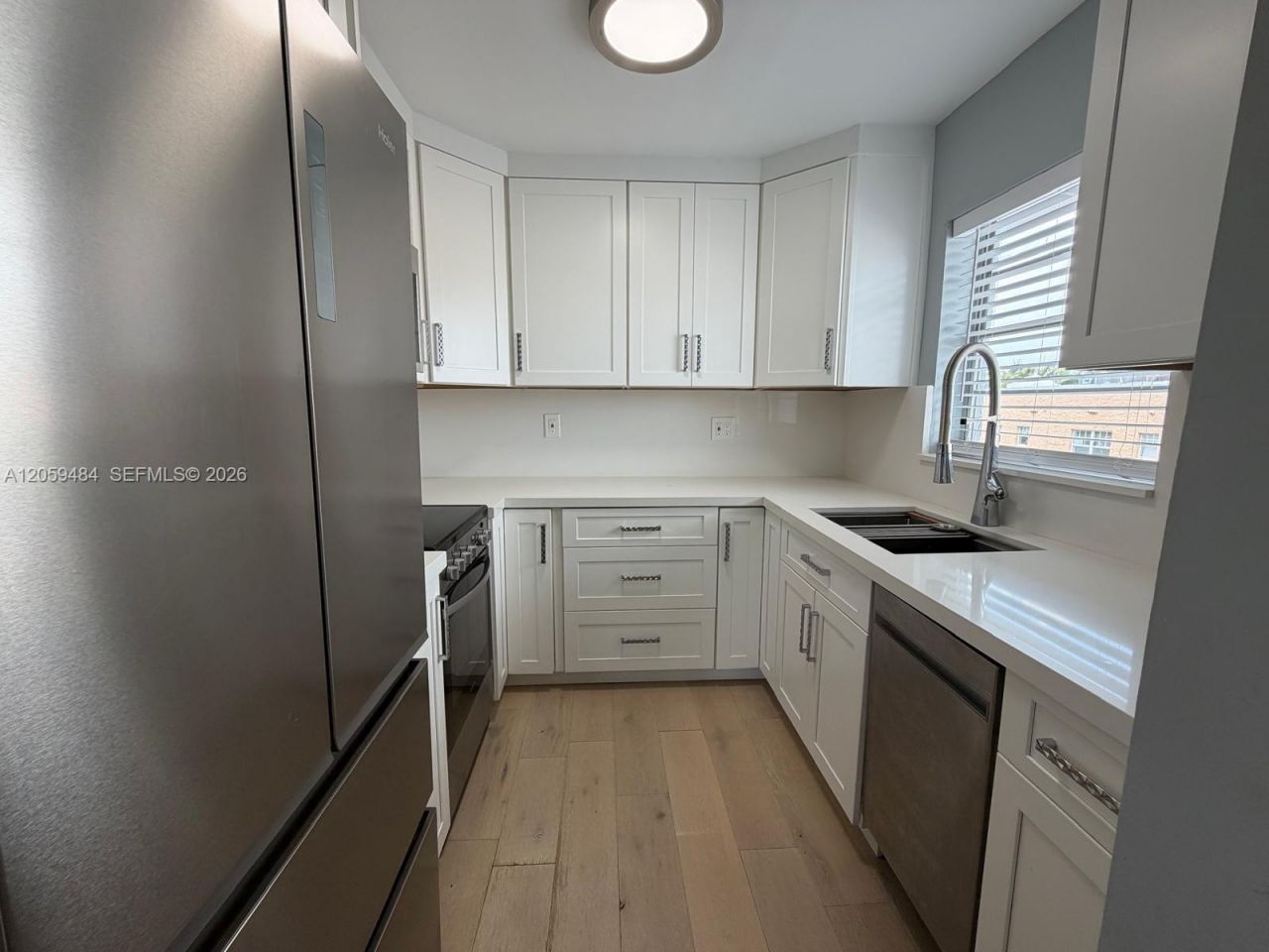 1235 Pennsylvania Ave, Unit 4E, Miami Beach, FL 33139 Photo