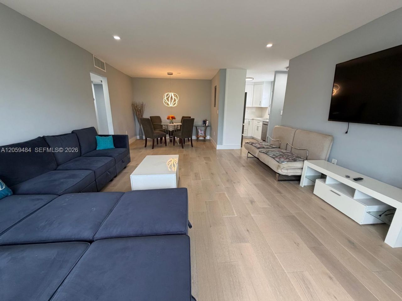 1235 Pennsylvania Ave, Unit 4E, Miami Beach, FL 33139 Photo