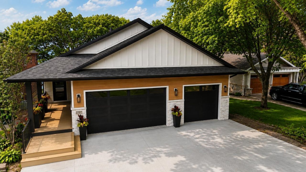 2707 1st Street, West Okoboji, IA 51351 Main Photo