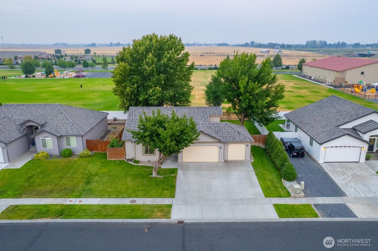 211 E Inglewood Drive, Moses Lake, WA 98837 Main Photo