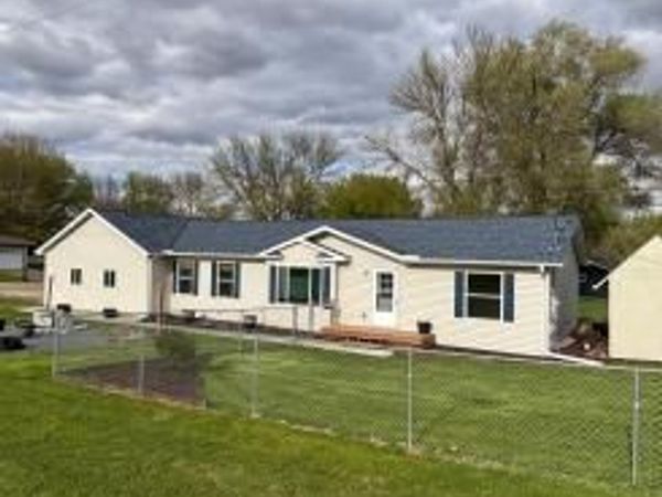 2200 Eunice Drive , Albert Lea, MN 56007