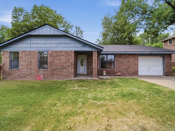 220 S 15 Street, Collinsville, OK 74021