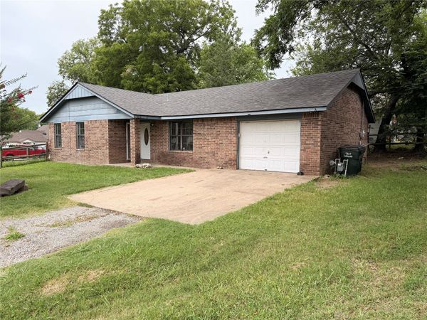 220 S 15 Street , Collinsville, OK 74021