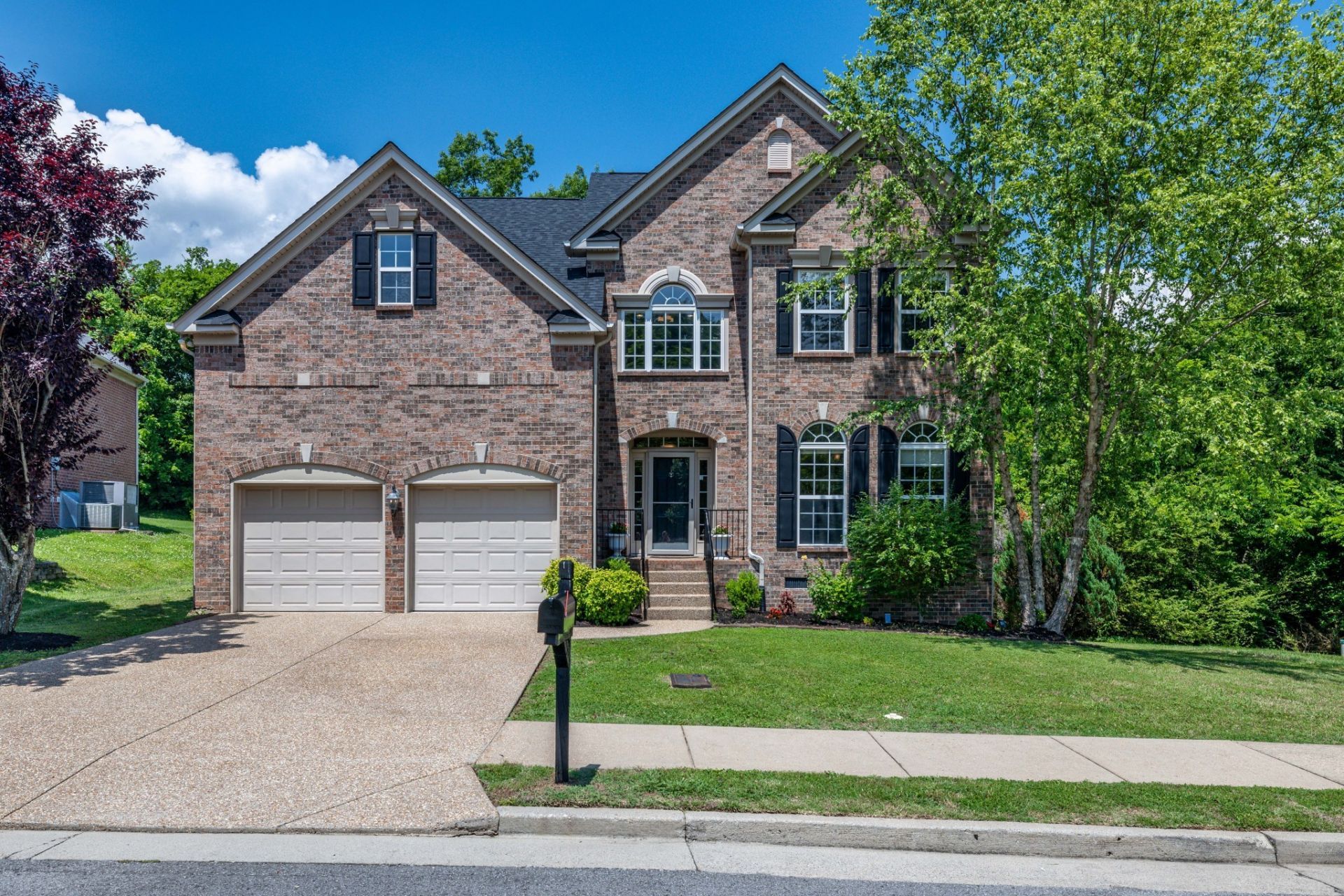 1204 Beech Hollow Dr, Nashville, TN 37211 Main Photo