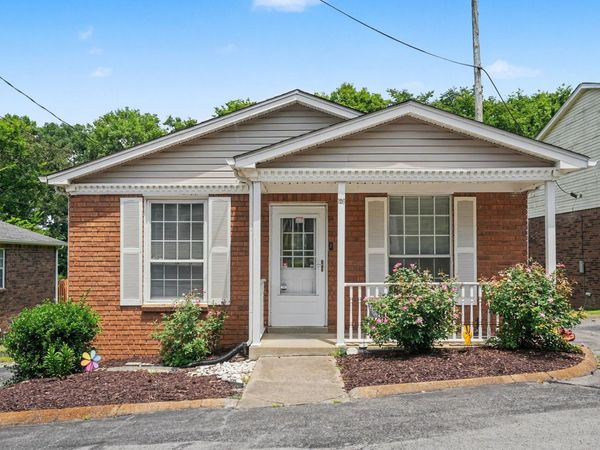 126 Five Oaks Dr , Nashville, TN 37217