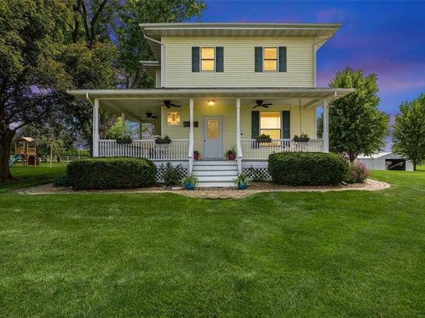 1424 240th St, Tipton, IA 52772