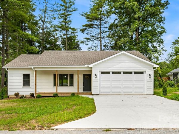 334 Woodland Drive , Hendersonville, NC 28792