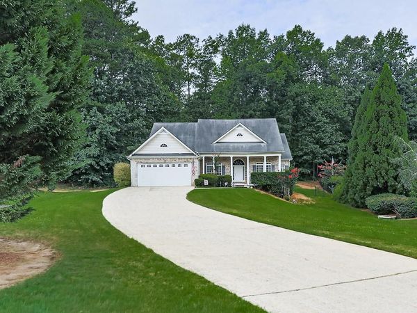 275 Woodridge Drive , Douglasville, GA 30134