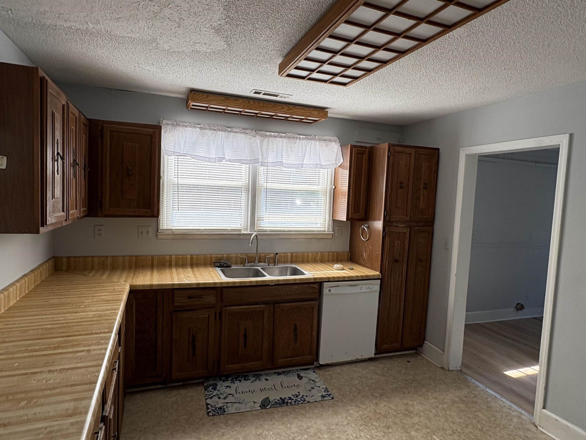 505 Dawson St.  Photo 8