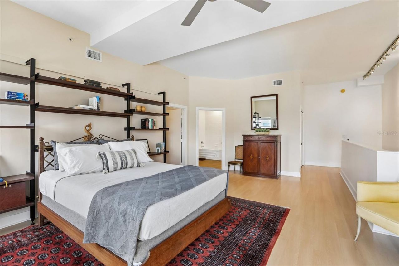 1010 Central Avenue, Unit 413, Saint Petersburg, FL 33705 Photo