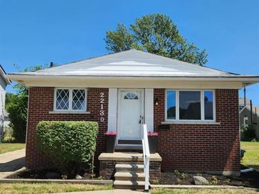 22130 Brittany Avenue, Eastpointe, Mi 48021