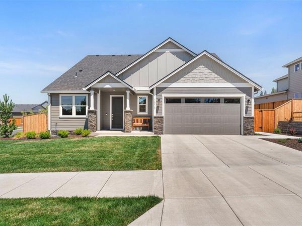 1516 Poppy Ridge Drive, Eagle Point, OR 97524