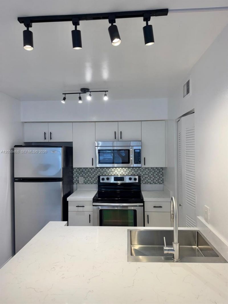 540 S Park Road, Unit 111-9, Hollywood, FL 33021 Photo