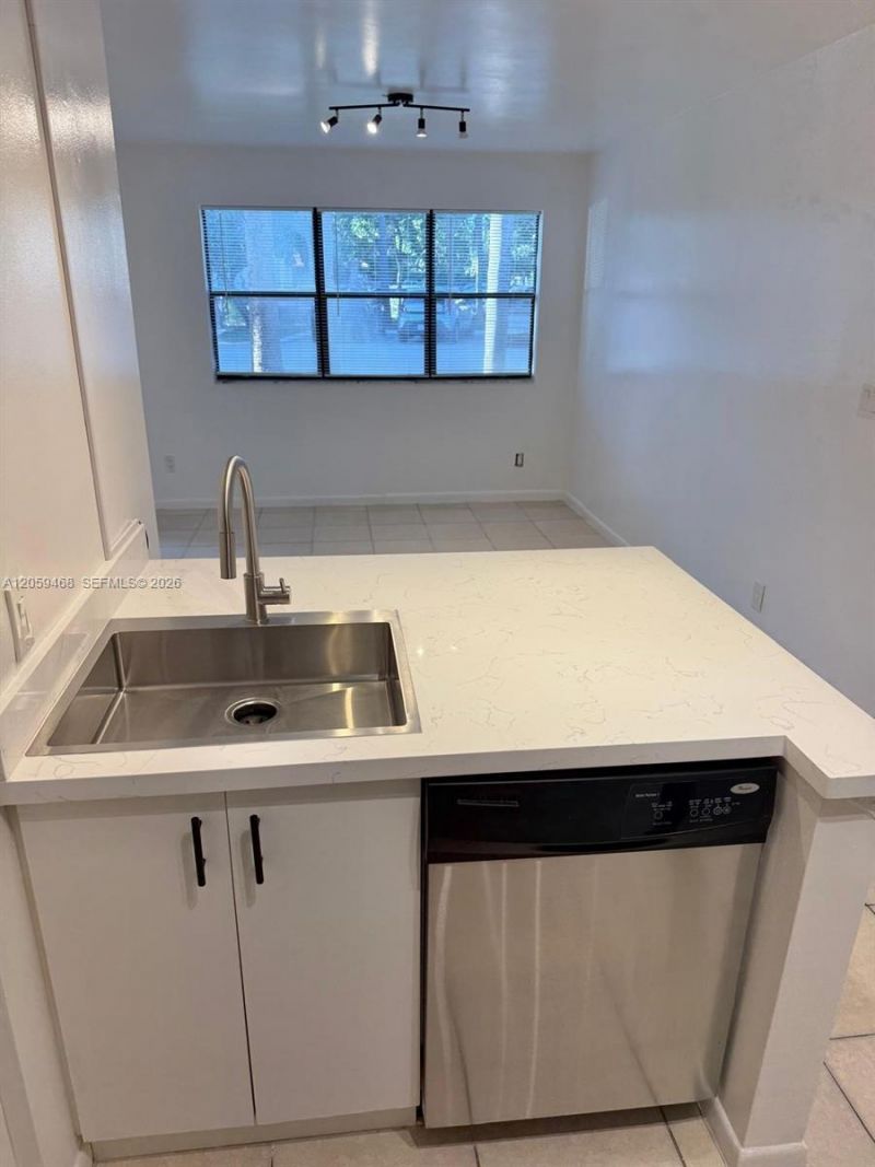 540 S Park Road, Unit 111-9, Hollywood, FL 33021 Photo