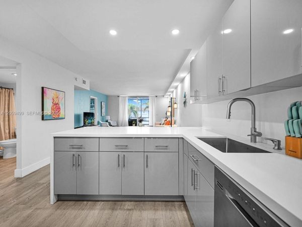 400 SE 10th Street, Unit 303, Deerfield Beach, FL 33411