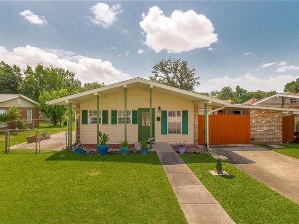 231 DOUGLAS Drive , River Ridge, LA 70123