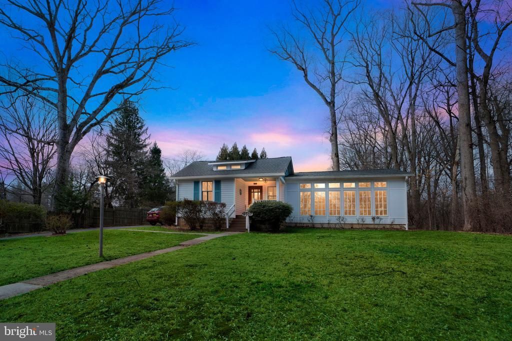 4601 WAVERLY AVENUE , GARRETT PARK, MD 20896