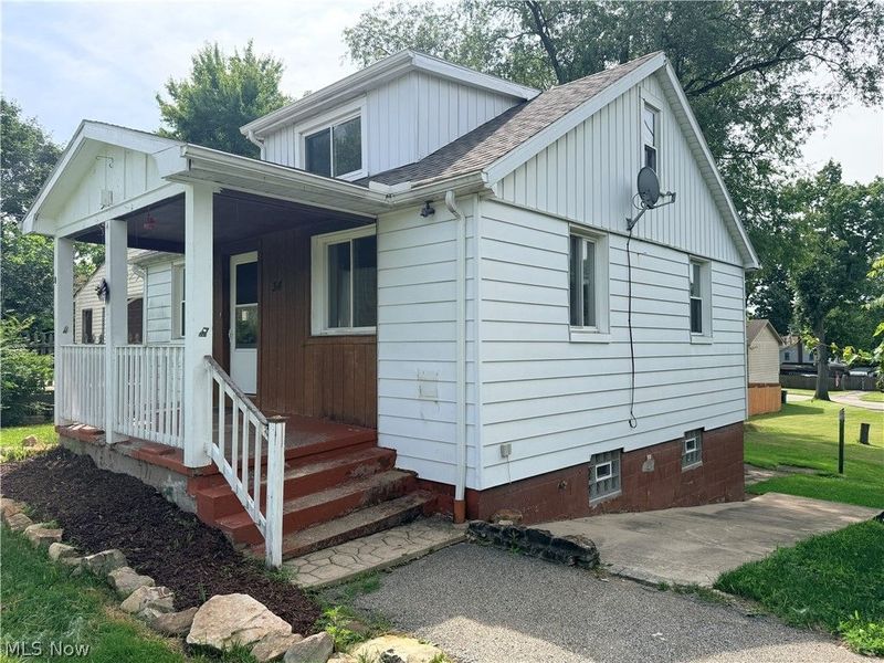 34 W Lewis Street, Struthers, OH 44471 Photo 2