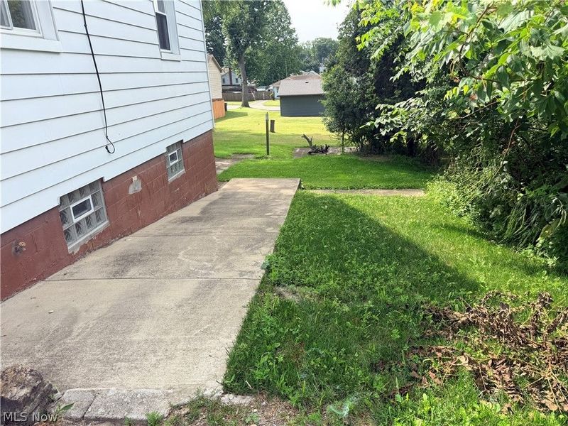 34 W Lewis Street, Struthers, OH 44471 Photo 34
