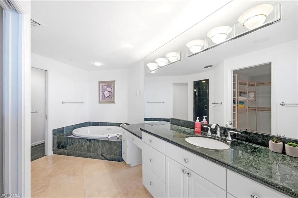 60 Seagate Dr, Unit 1606, Naples, FL 34103 Photo