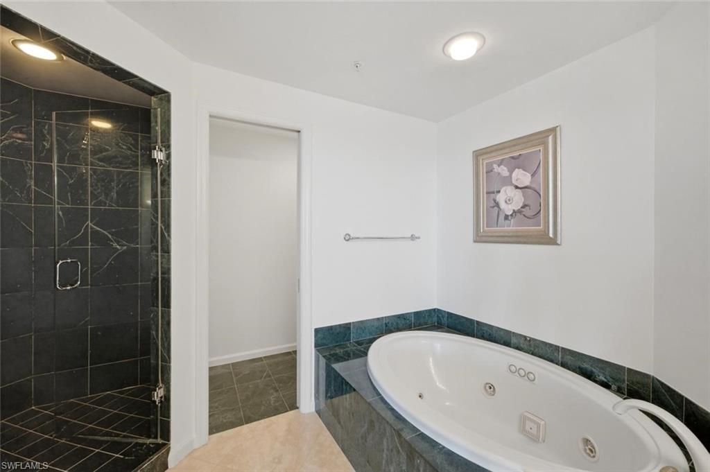60 Seagate Dr, Unit 1606, Naples, FL 34103 Photo
